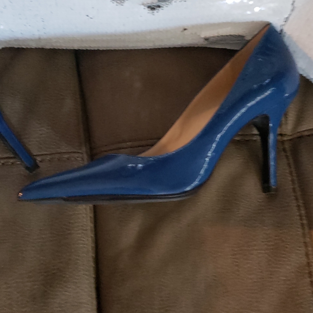 Heels - Picture 5 of 5